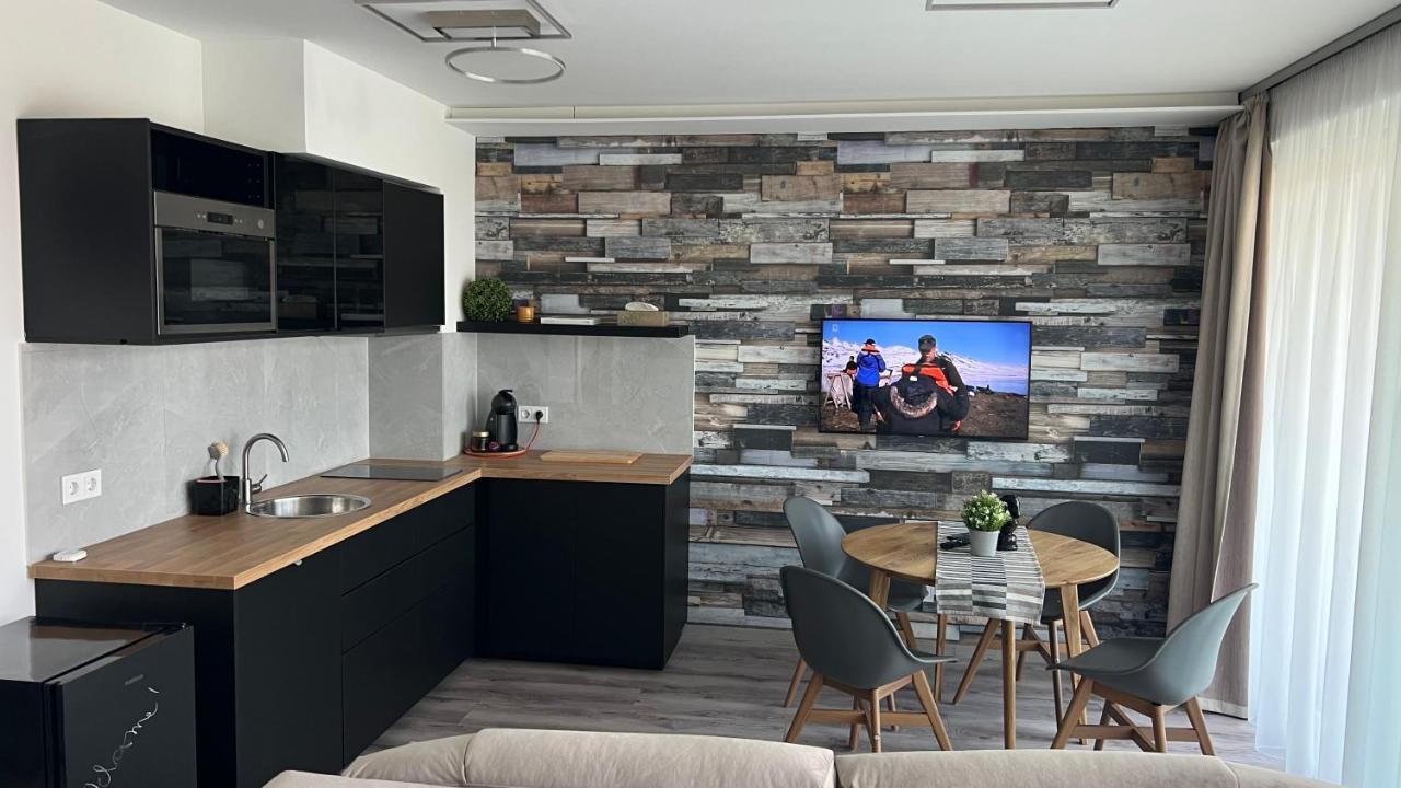 Villa Bauhaus Wellness Apartman 202 Siófok Esterno foto