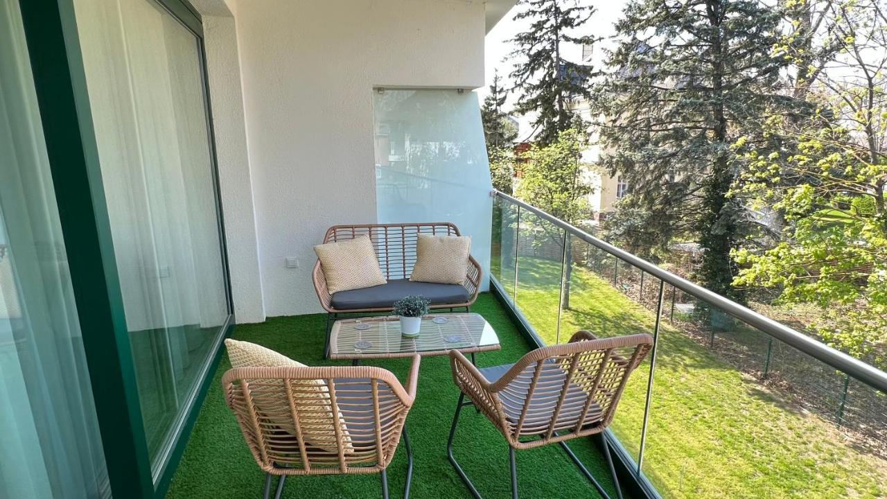 Villa Bauhaus Wellness Apartman 202 Siófok Esterno foto