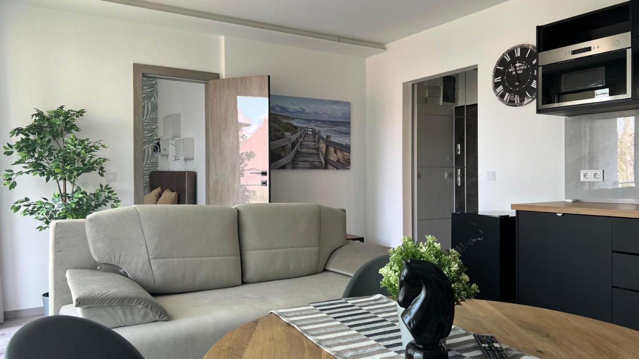 Villa Bauhaus Wellness Apartman 202 Siófok Esterno foto