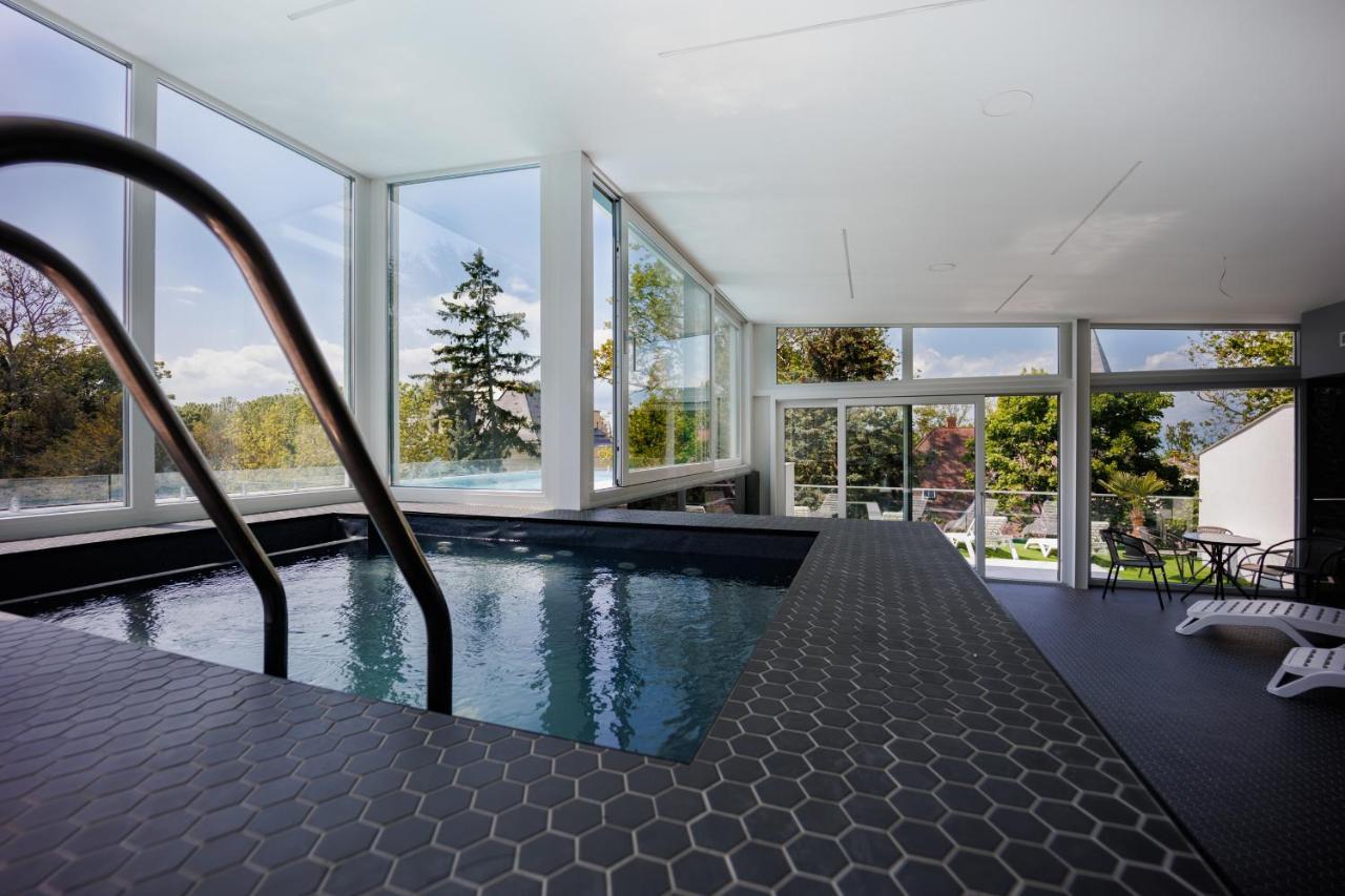Villa Bauhaus Wellness Apartman 202 Siófok Esterno foto